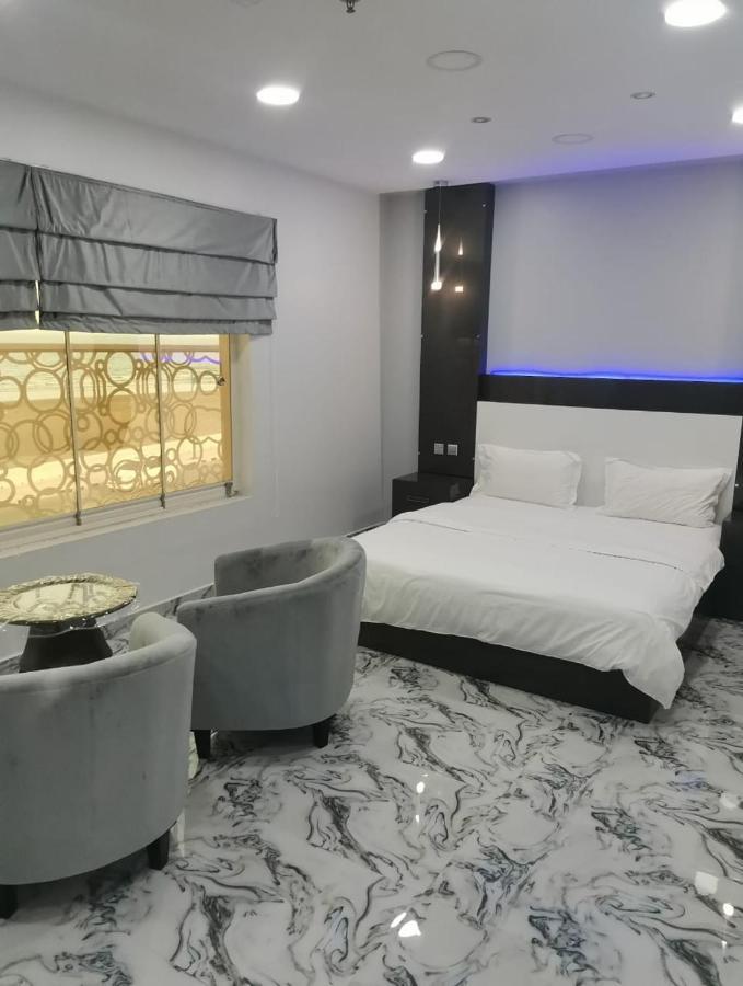 Marina Hotel Сухар Екстериор снимка