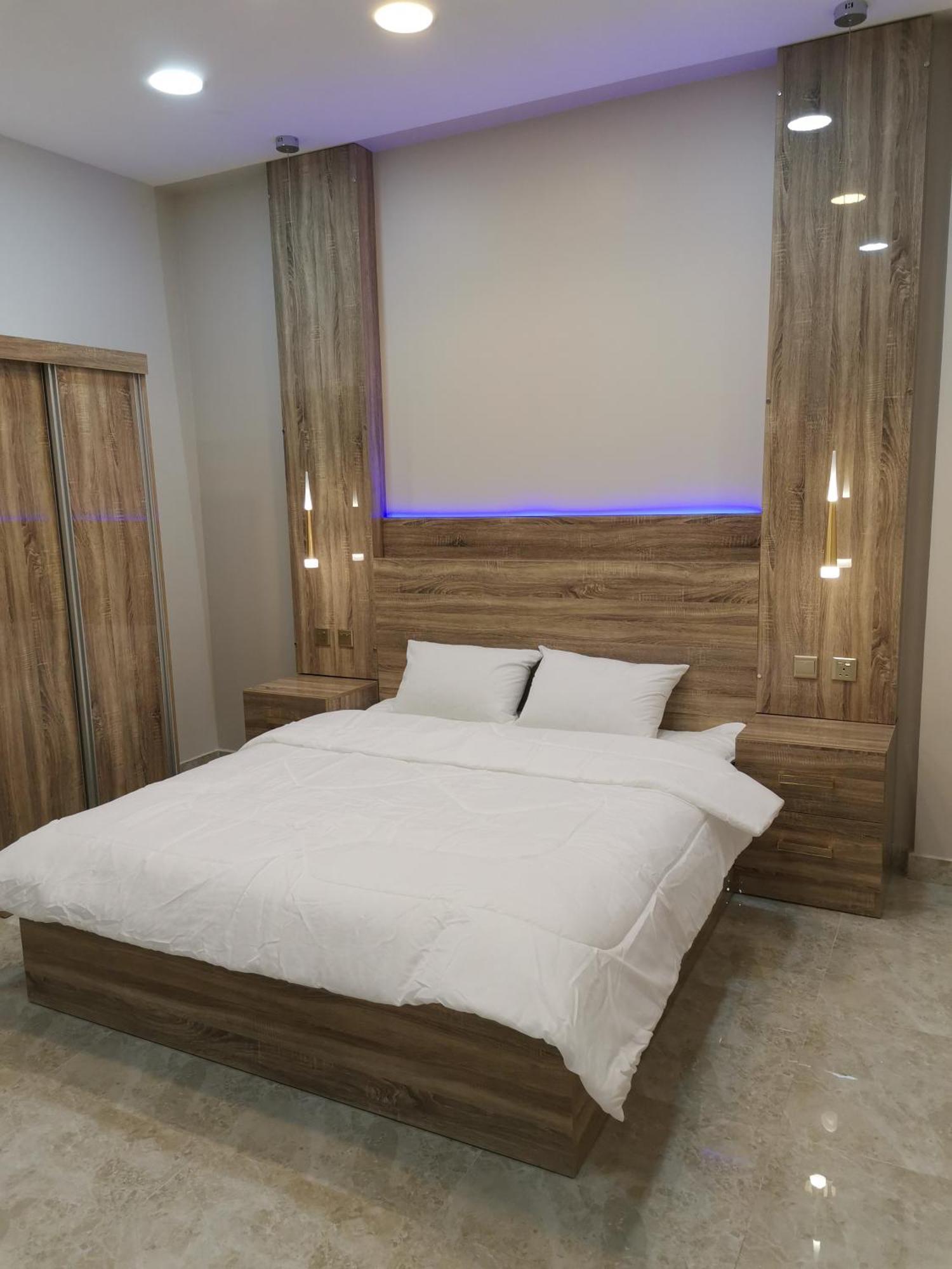 Marina Hotel Сухар Екстериор снимка